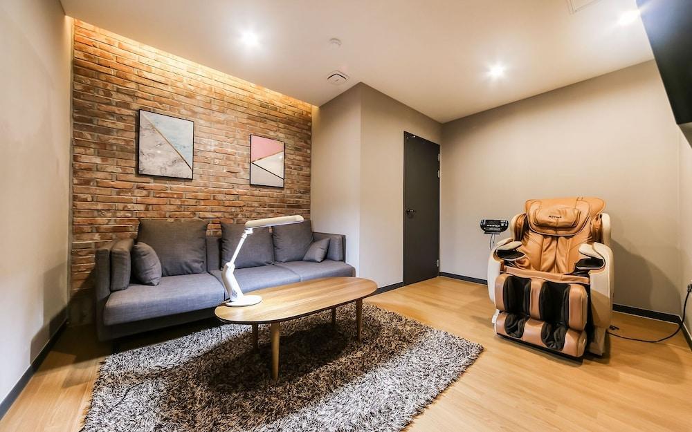 No 25 Changwon Myeongseo