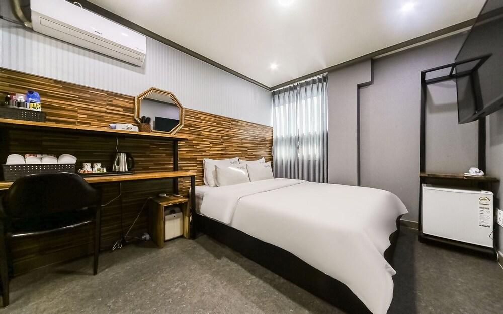 Changwon Jinhae Hotel The Syap