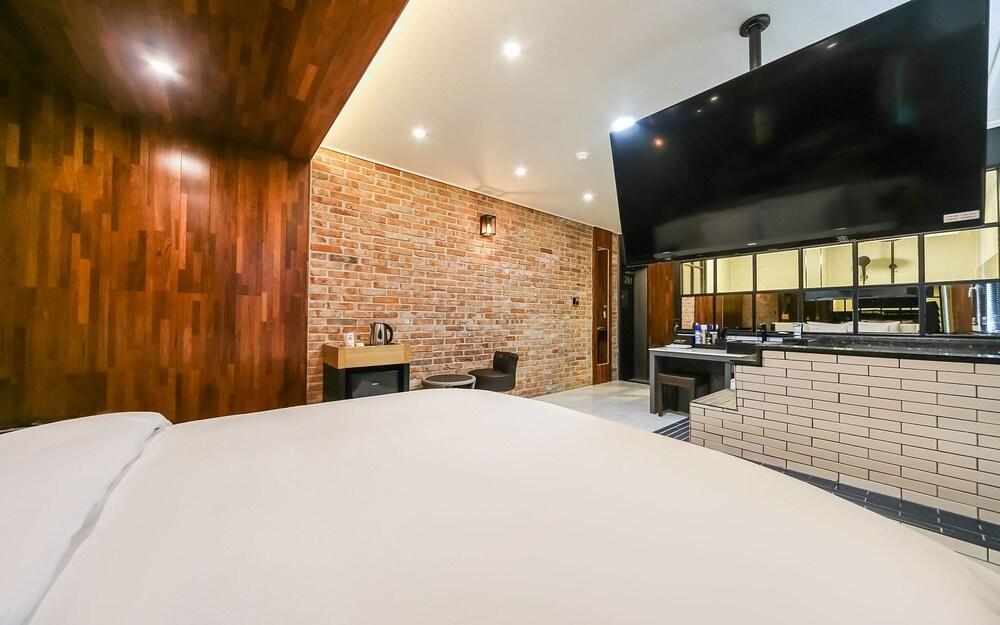 Gyeongju Scarlett O'hara