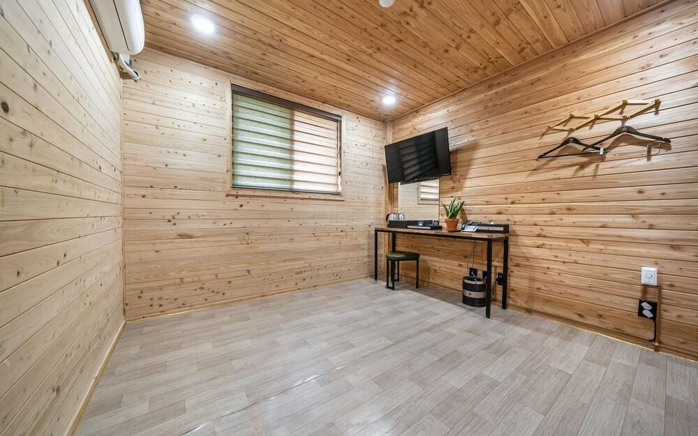 Cheongpyeong Pine Hotel