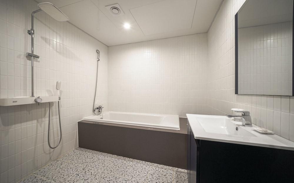 Gimhae Jangyu Hotel 101