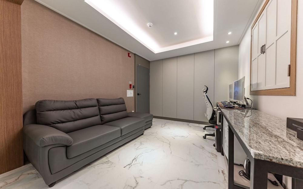 Daejeon Yongjeon Momo