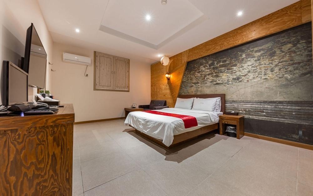 Goesan Y Self Check-in Motel