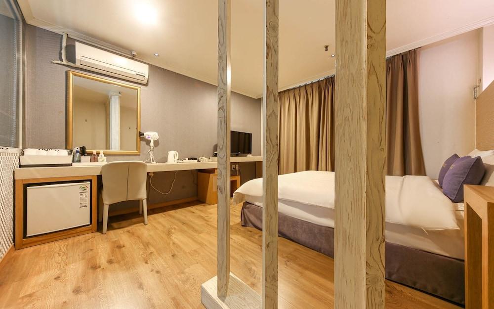 Changwon Jungangdong Hotel Central