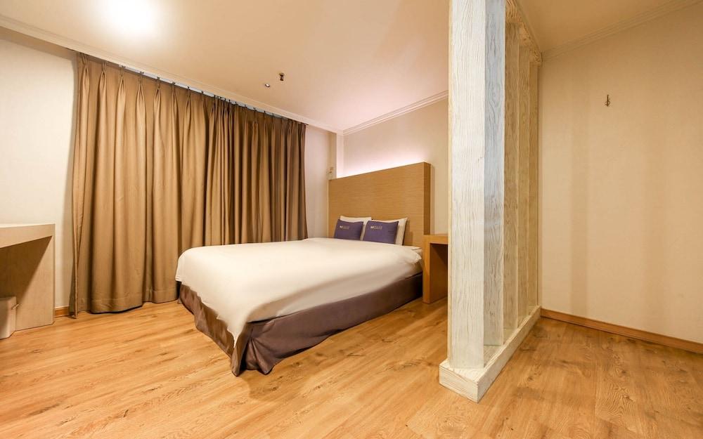 Changwon Jungangdong Hotel Central