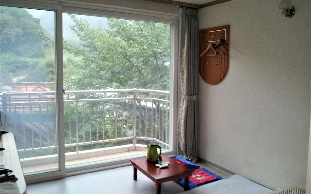Yangyang Galcheon Family Resort