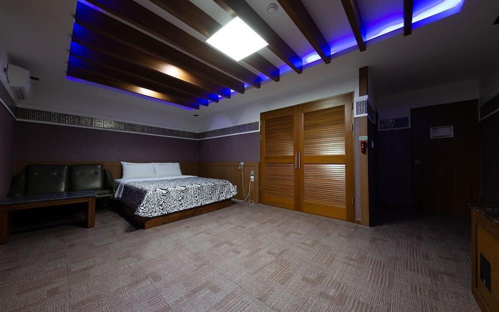 Daejeon Yuseong Cinema Etel