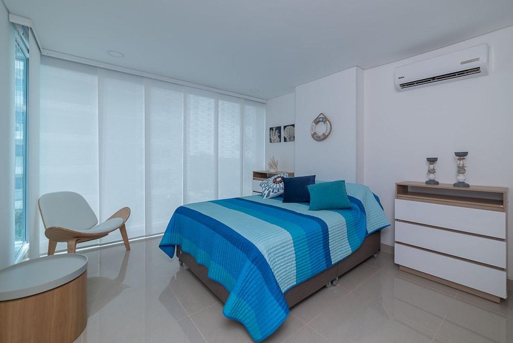 Deluxe Condo W Amenities & Beach