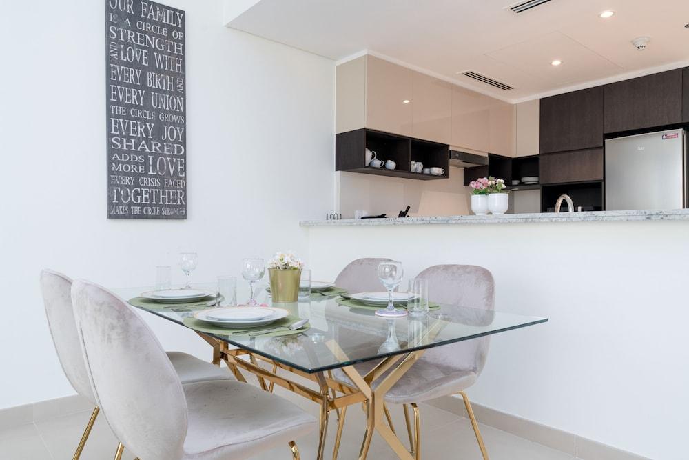 Lux BnB  Dubai Creek Harbour BLVD Views