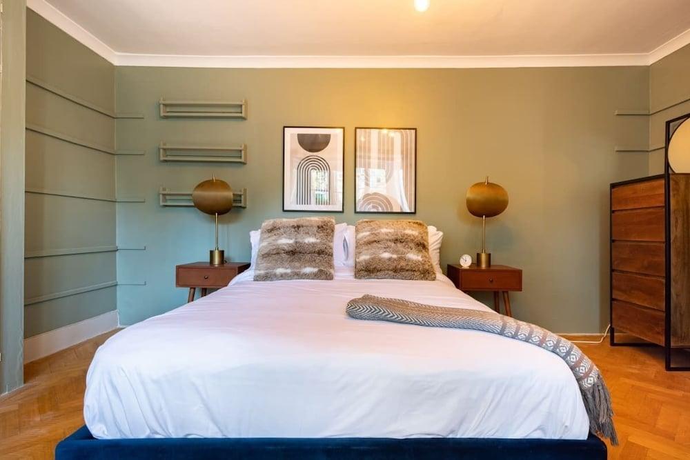 The Richmond Upon Thames Escape - Modern & Bright 2bdr Flat With Parking