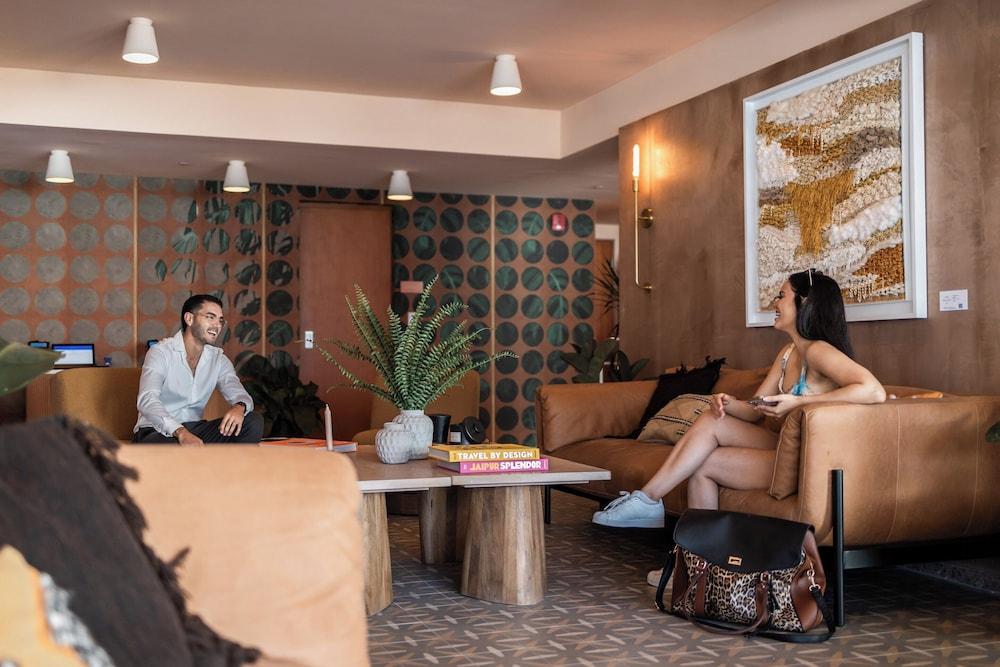 HiBird- Apartment and Suites Hotel