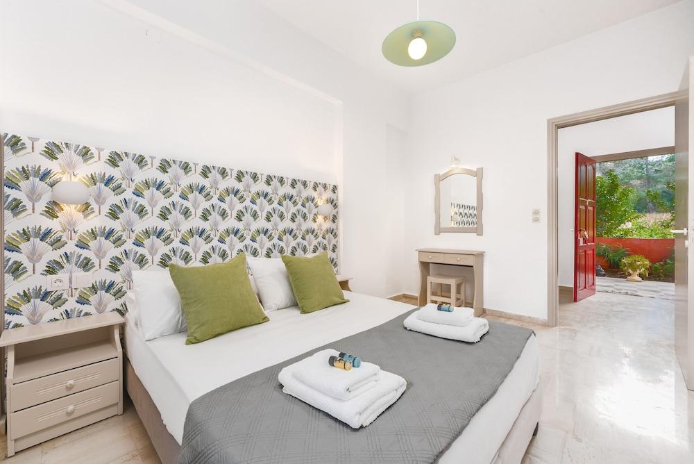 Pyrgaraki Studios and Apartments