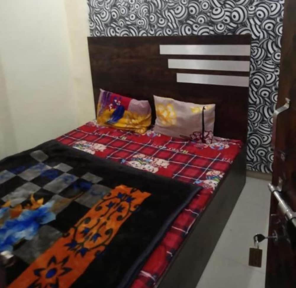 Goroomgo Raahi Palace Kanpur