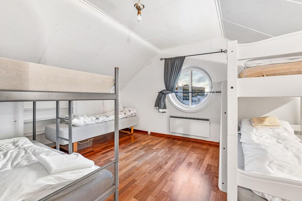 Auroras Friends Apartment