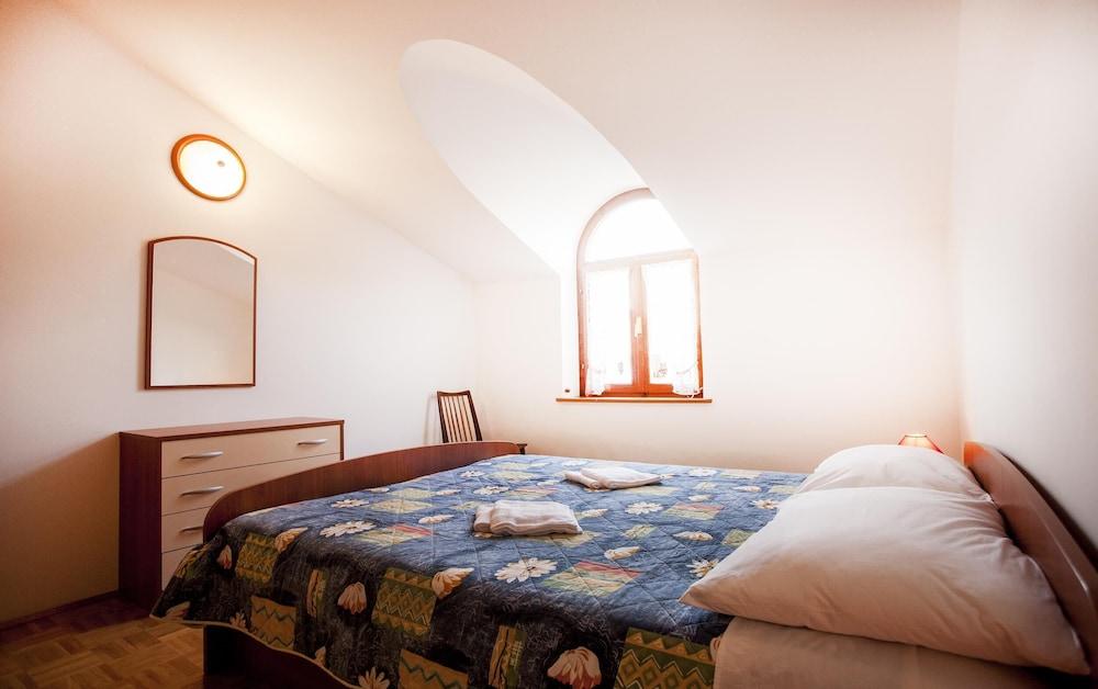 Cademia Two-bedroom Apartment 2