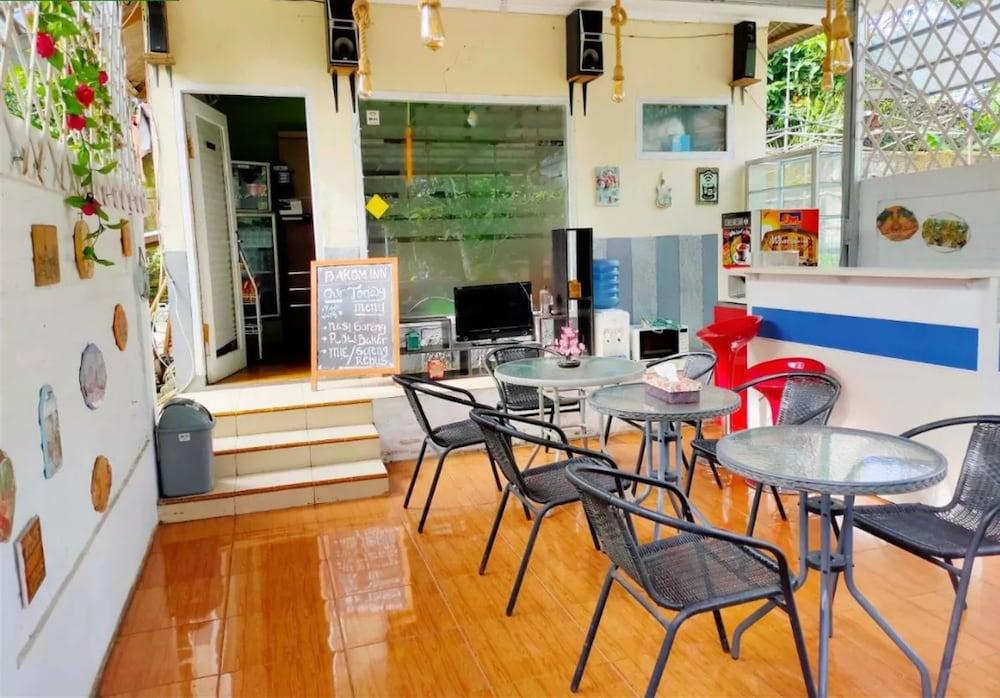 Bakom Inn Syariah - Standard Double Room