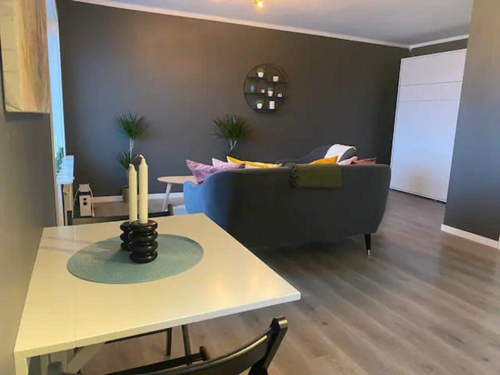 Cozy One Bedroom Apartment With Balcony