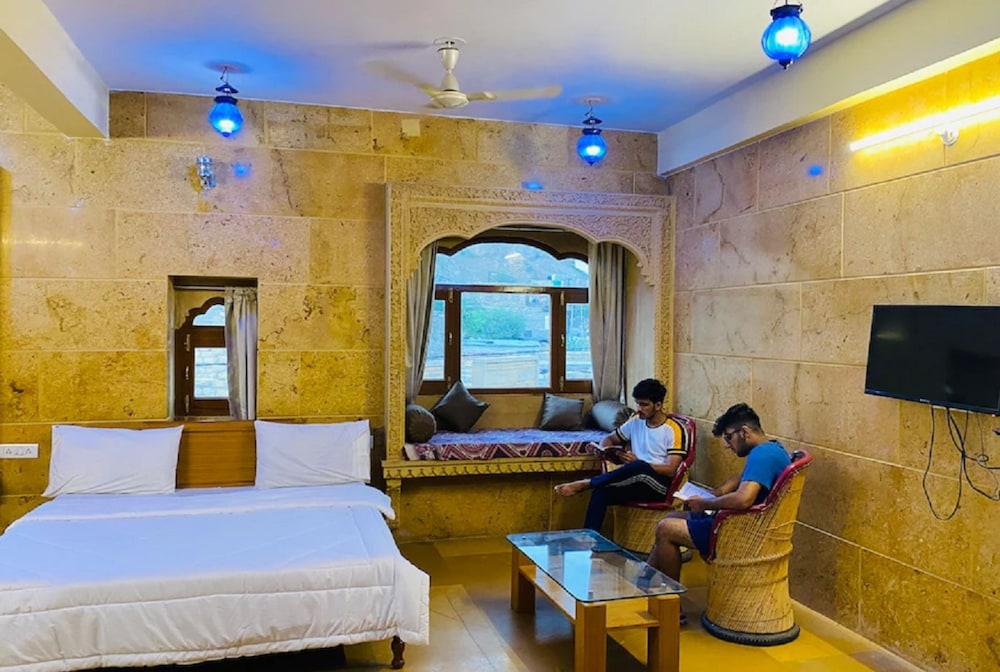 Goroomgo Raj Safari Jaisalmer