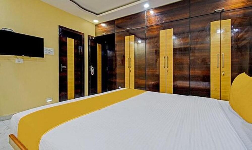 Goroomgo Town Inn NewTown Kolkata