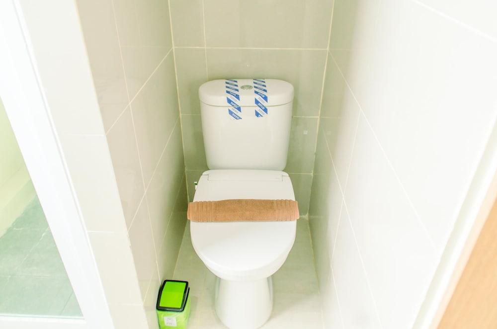 Fancy and Nice Studio Apartment at B Residence