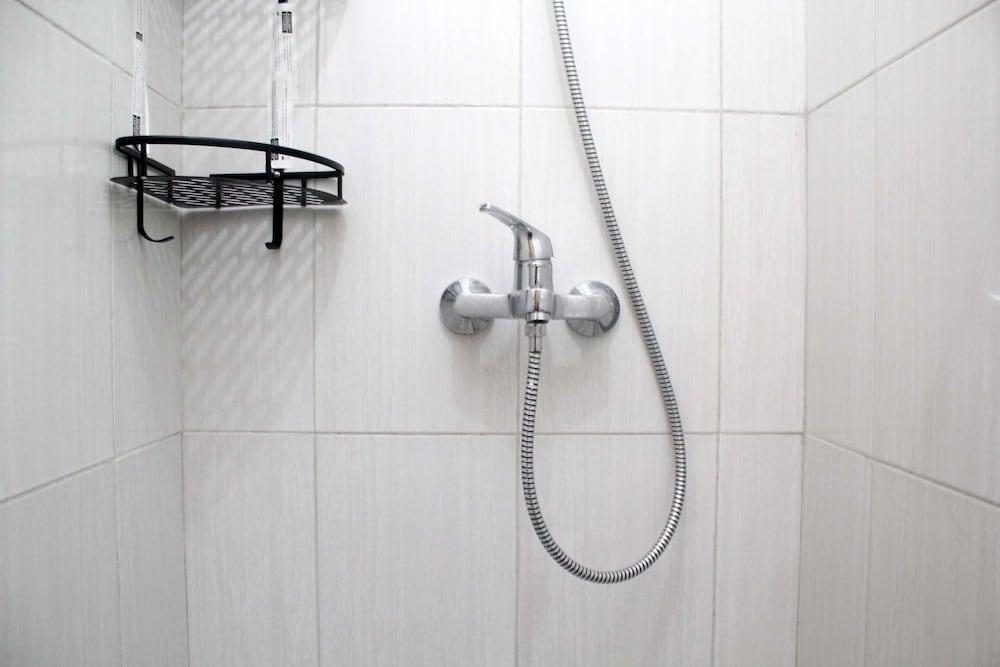 Nice and Cozy Studio at Monroe Tower Apartment