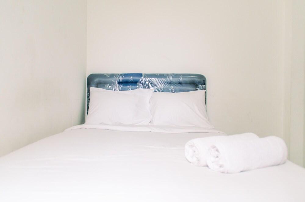 Comfort Studio (No Kitchen) at Aeropolis Apartment