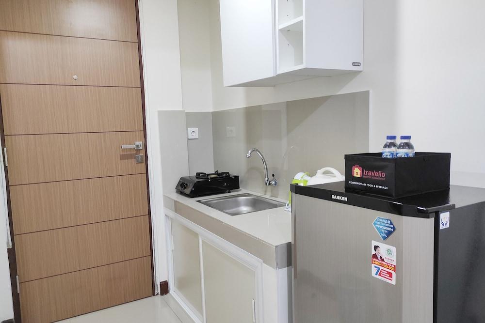 Simply Homey Studio at Vida View Apartment