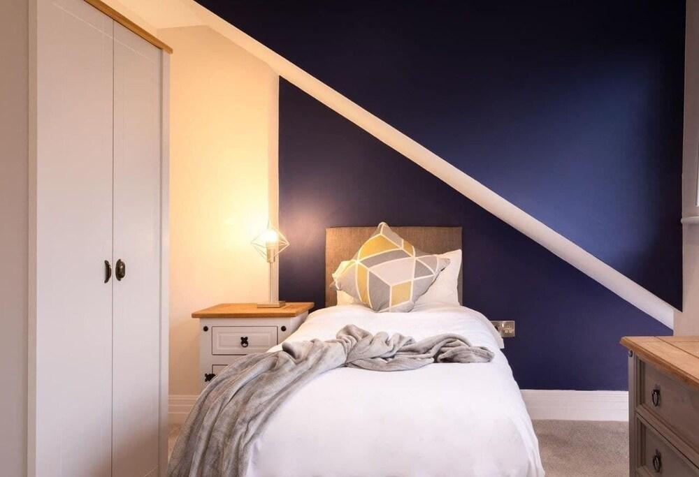 Grayson Court by Deardon Properties