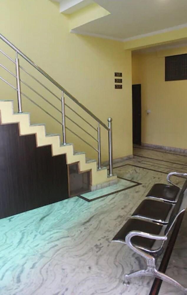 Goroomgo Pancham Continental Bareilly