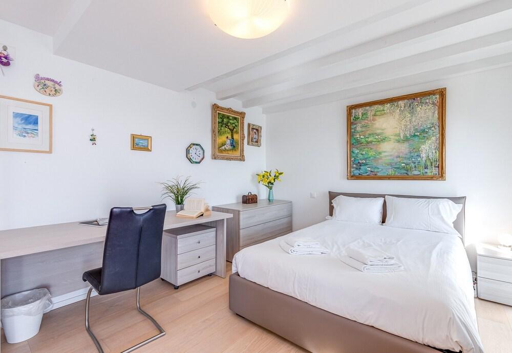 Villa Brebycri Amazing View