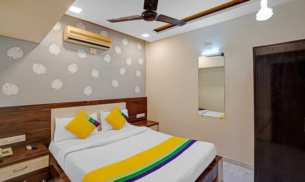 Itsy Hotels Aakash,100 Mts From Sardar Patel Stadium