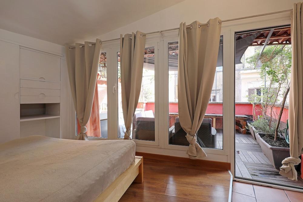 Monserrato Apartment