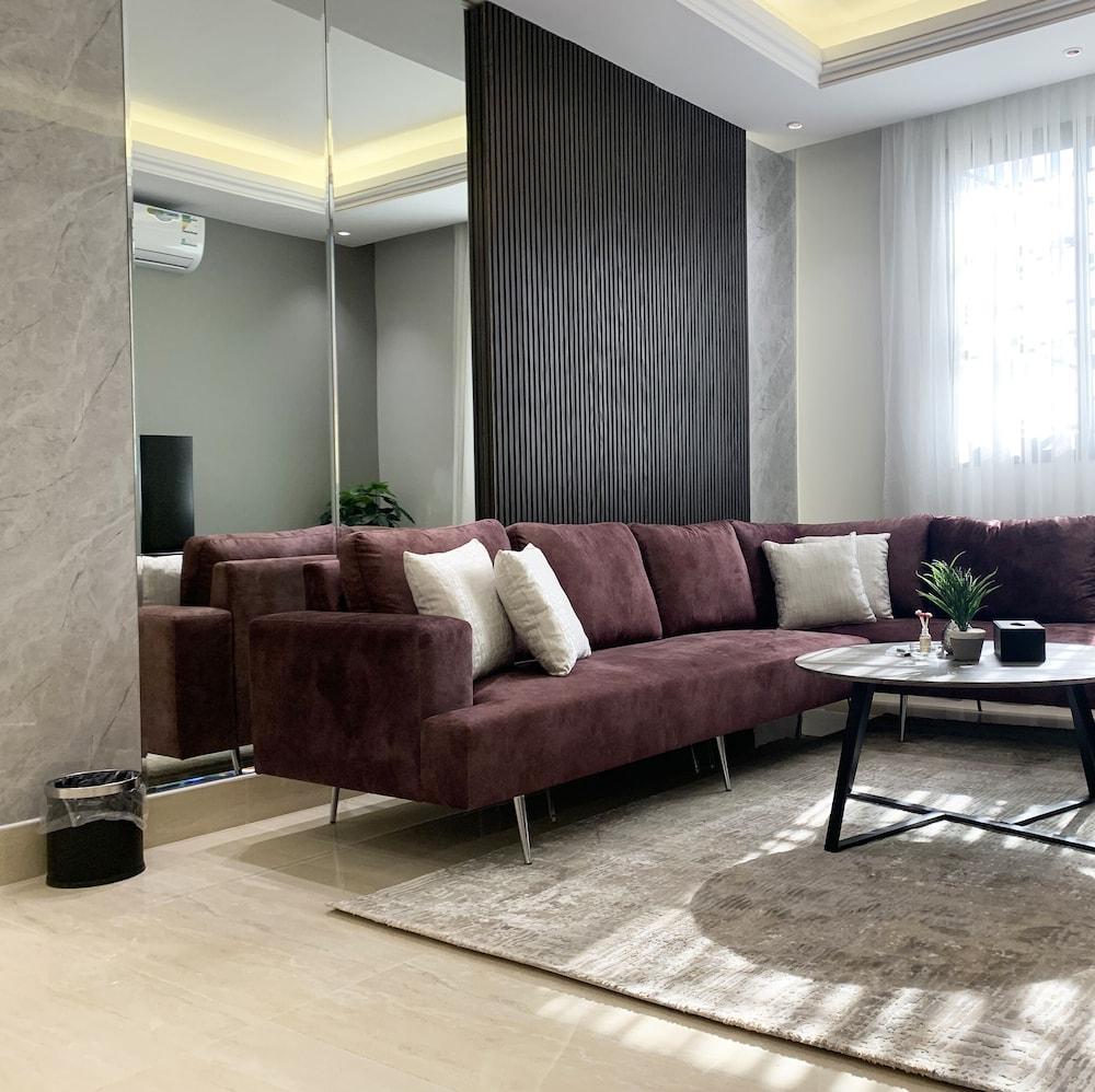 Ewa Alqirwan District