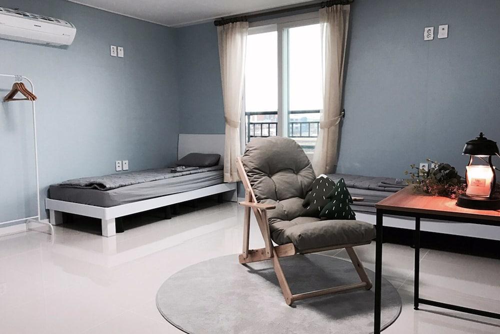 Seongsaneogeodeulang Guesthouse