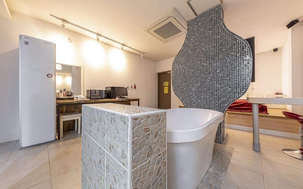 Wanju Cacao Self Check-in Motel