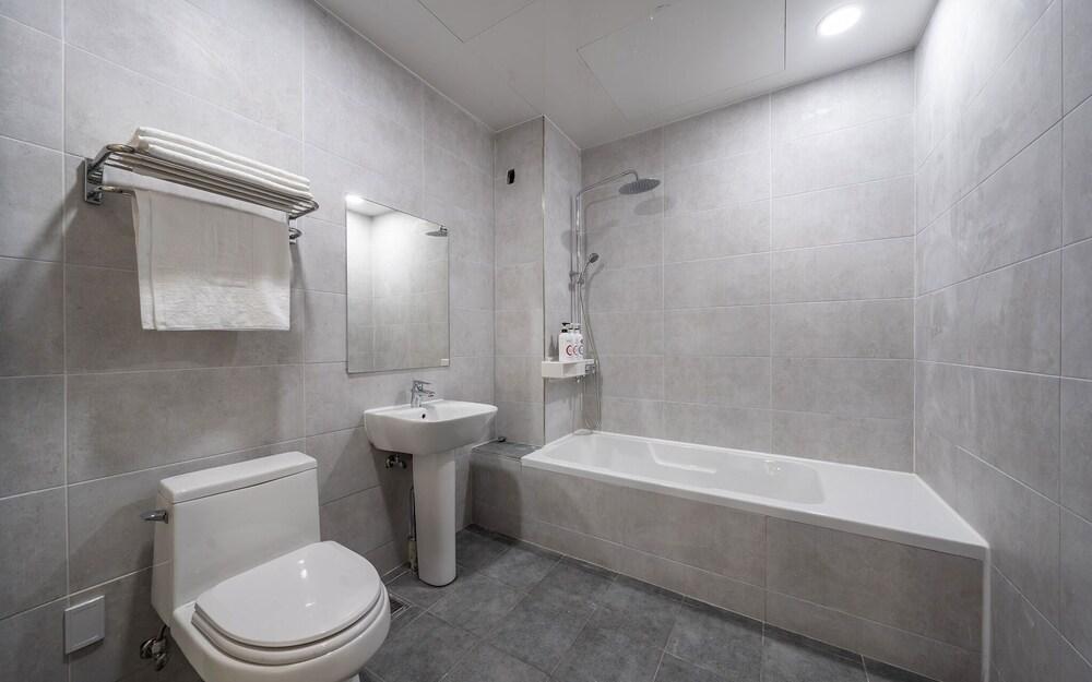 Hwaseong Hotel and You