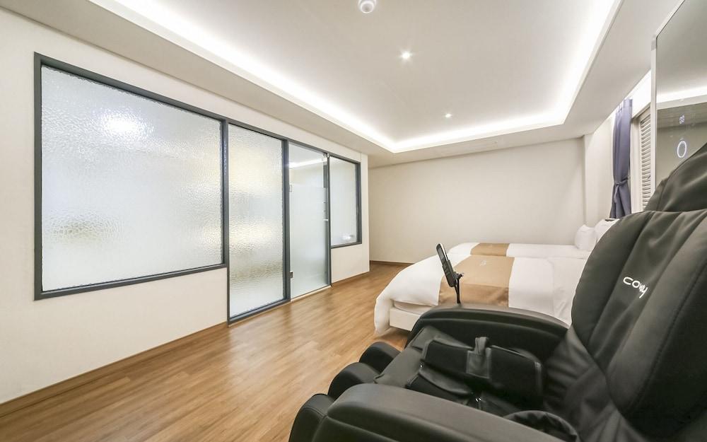 Gimhae Urbang-dong JB Hotel