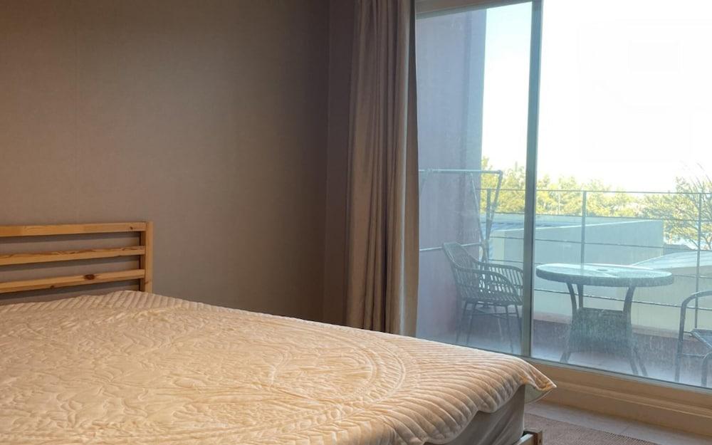 Yangyang Yoloha Surfhouse