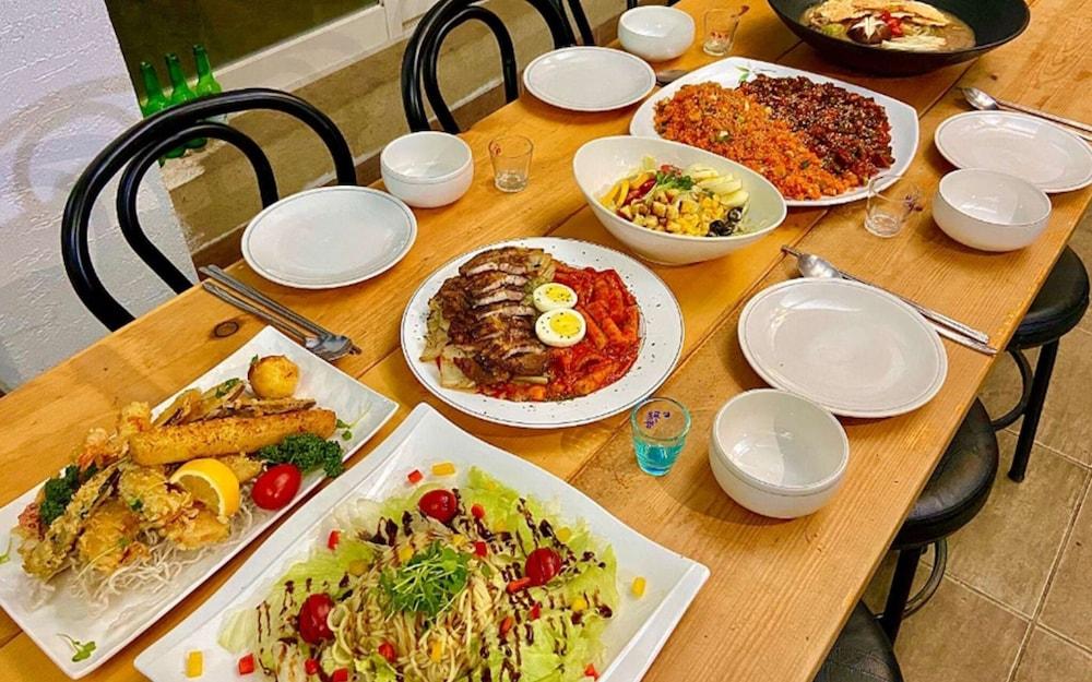 Aewol Badatgaap Guest House