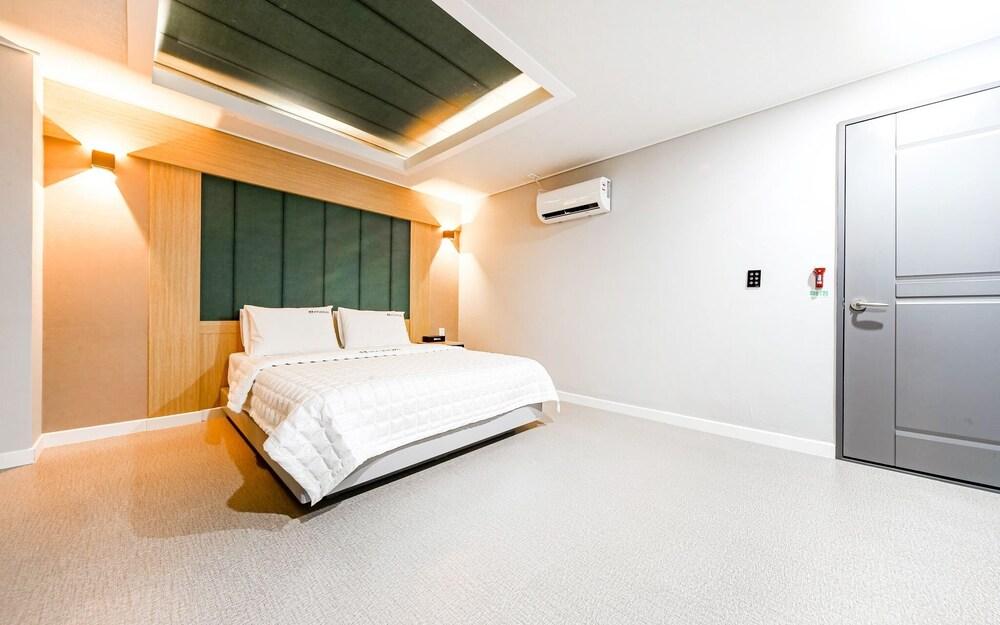 Changwon Palyongdong Hyundae