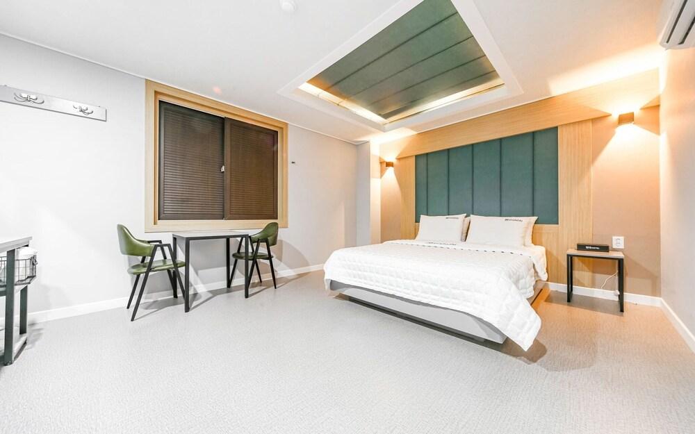 Changwon Palyongdong Hyundae