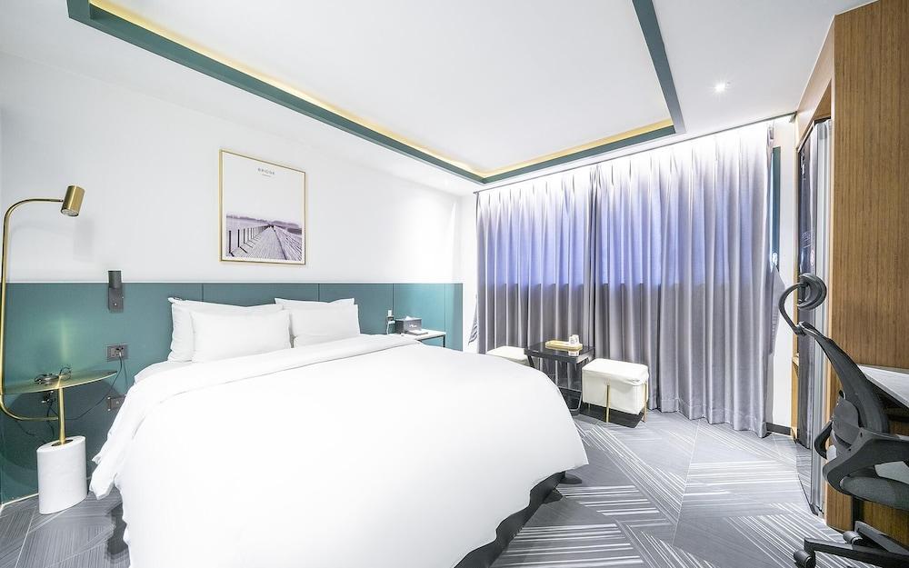 Dangjin Newcastle Hotel