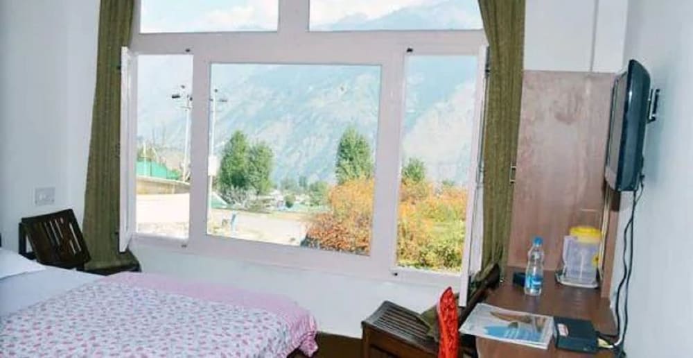 Goroomgo Bilju Inn Munsiyari