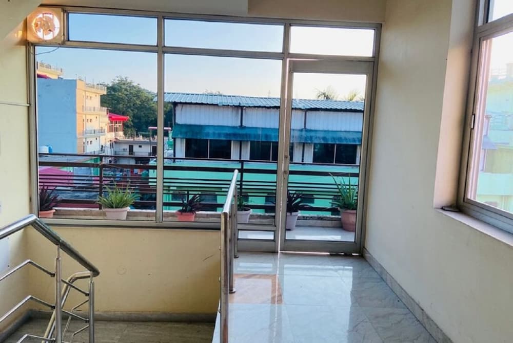 Goroomgo Gayatri Kunj Rishikesh