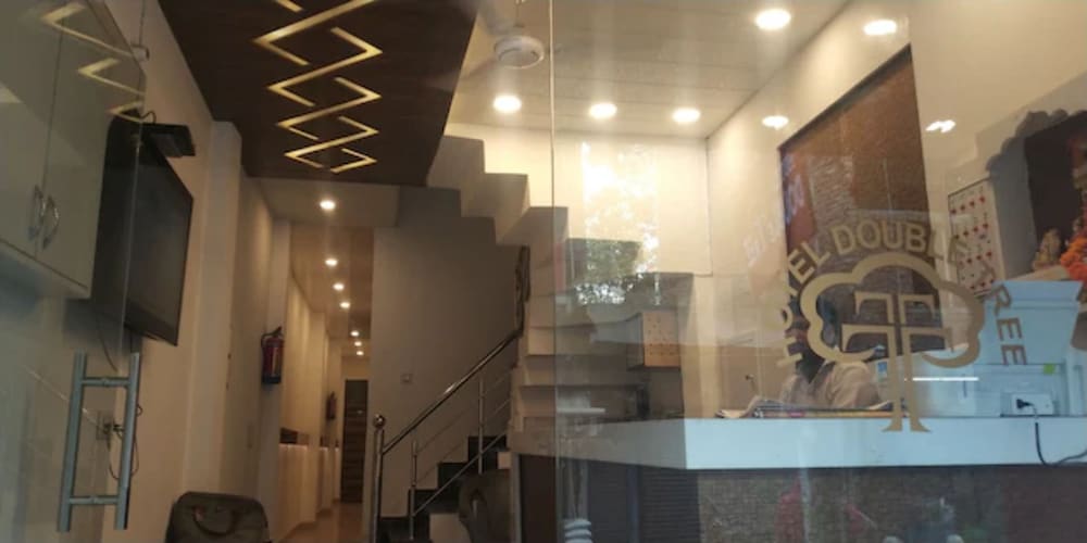 Goroomgo Double Tree Ghaziabad