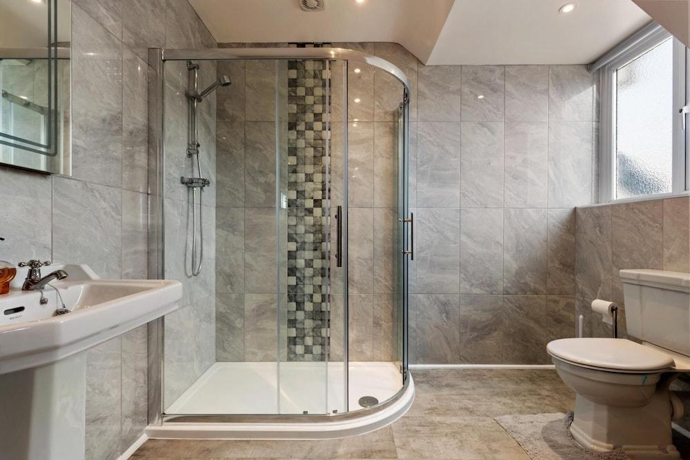 Maynor - Large Luxury House Log Burner Central Location