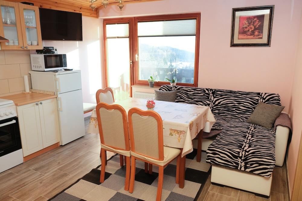 Apartment Jorsi With Mountain View