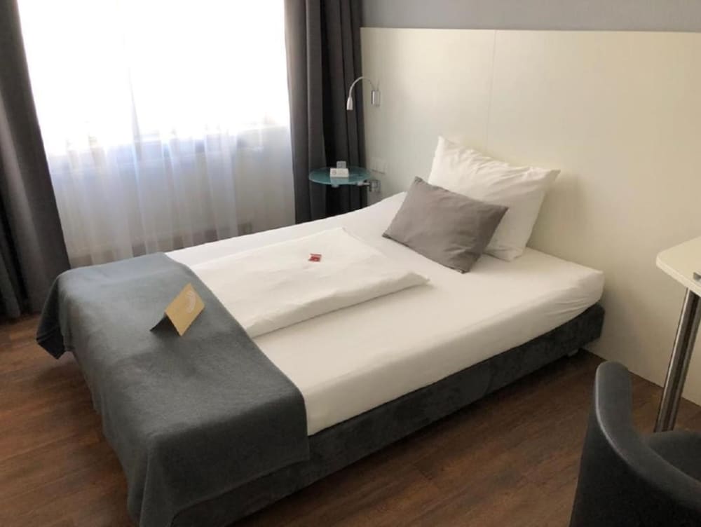 Schlotzeria Hotel I Cafe I Eis