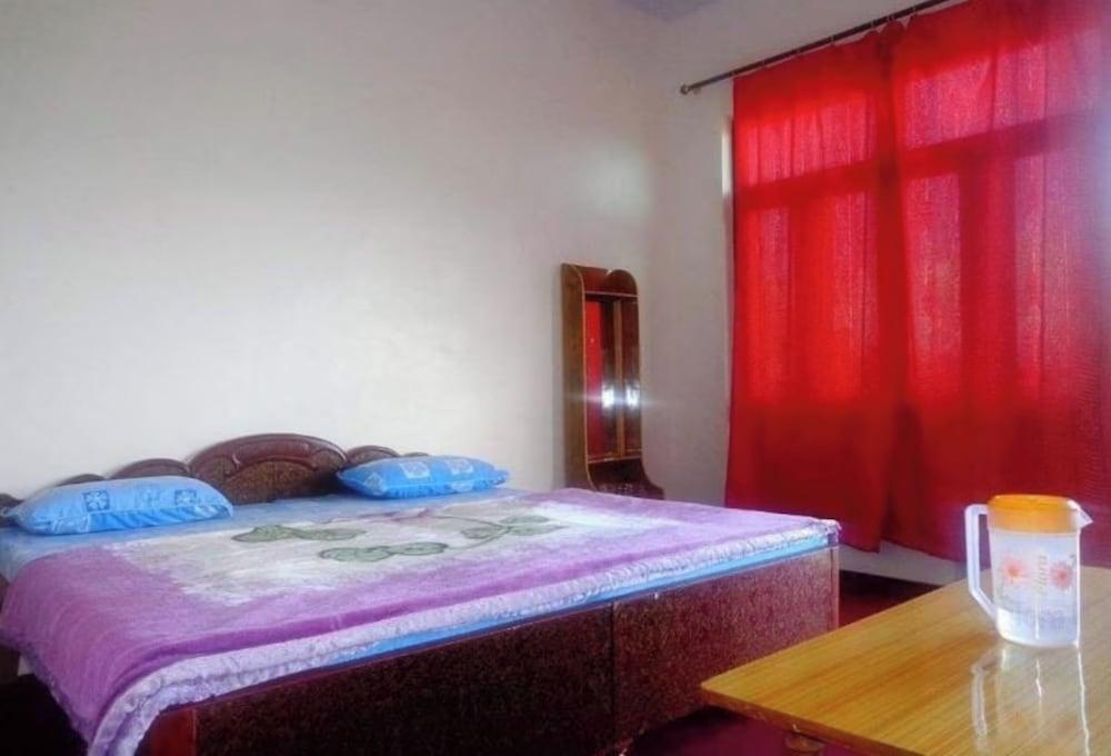 Goroomgo Snow View Guest House Kausani