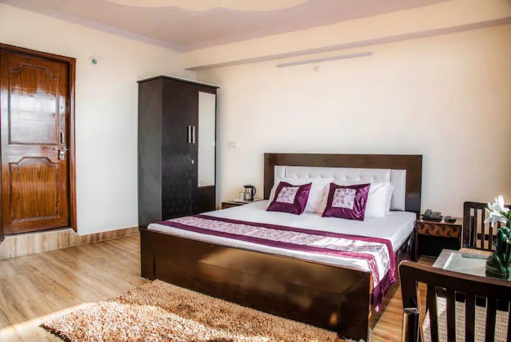 Goroomgo Shimla Nature Ville